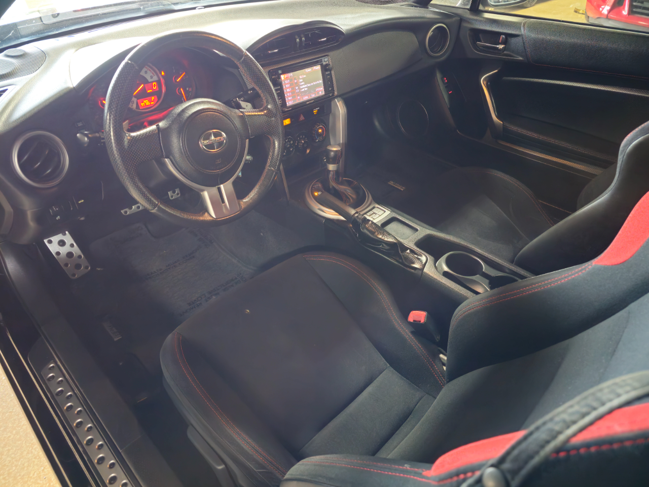 Scion FR-S 2dr Cpe Man (Natl) 2015