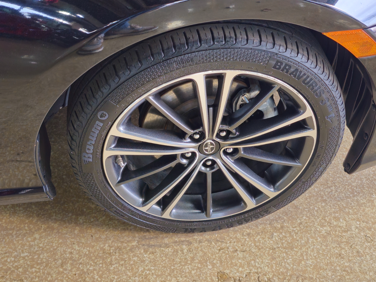 Scion FR-S 2dr Cpe Man (Natl) 2015