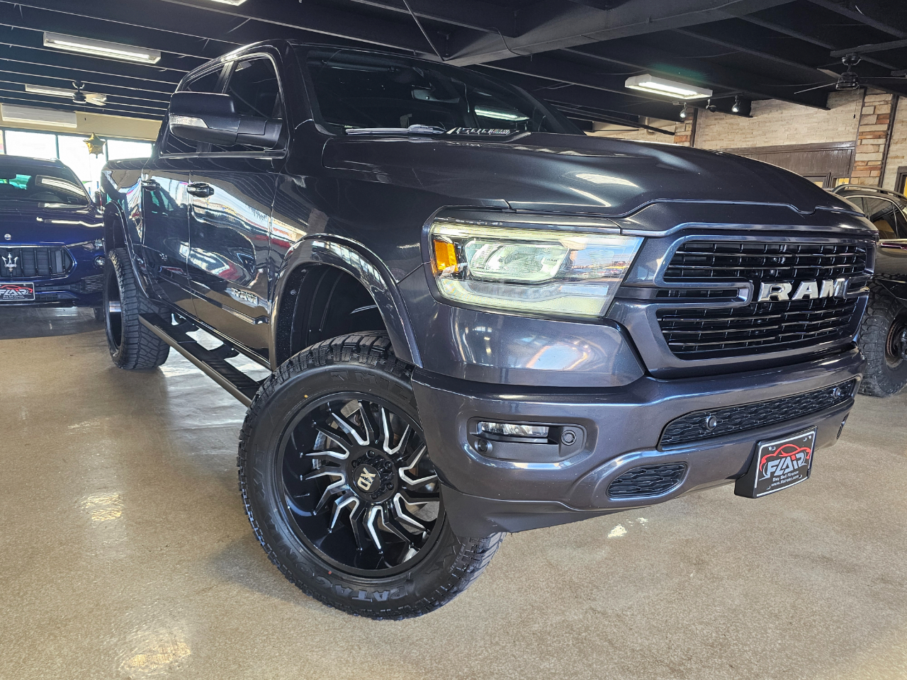 RAM 1500 Laramie 4x4 Crew Cab 5'7" Box 2021