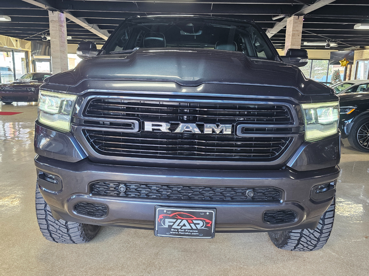 RAM 1500 Laramie 4x4 Crew Cab 5'7" Box 2021