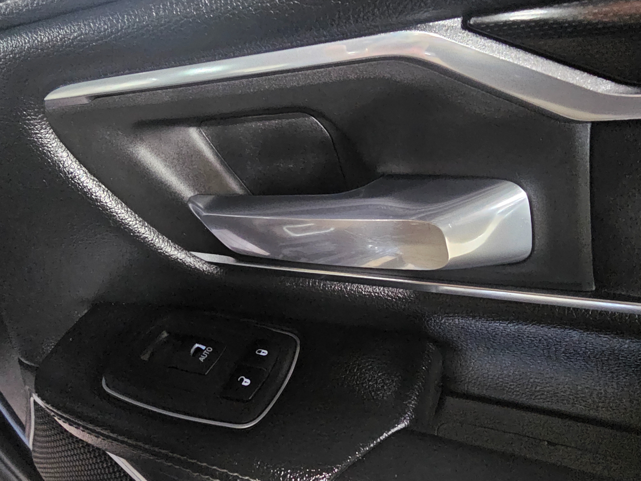 RAM 1500 Laramie 4x4 Crew Cab 5'7" Box 2021