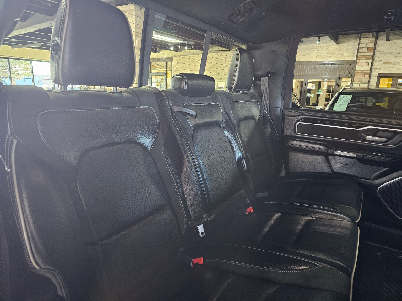 RAM 1500 Laramie 4x4 Crew Cab 5'7" Box 2021