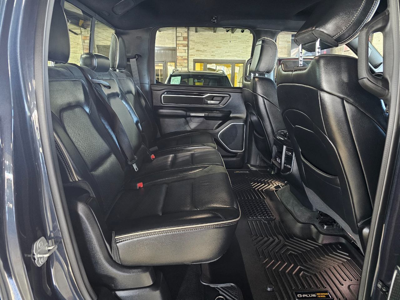 RAM 1500 Laramie 4x4 Crew Cab 5'7" Box 2021