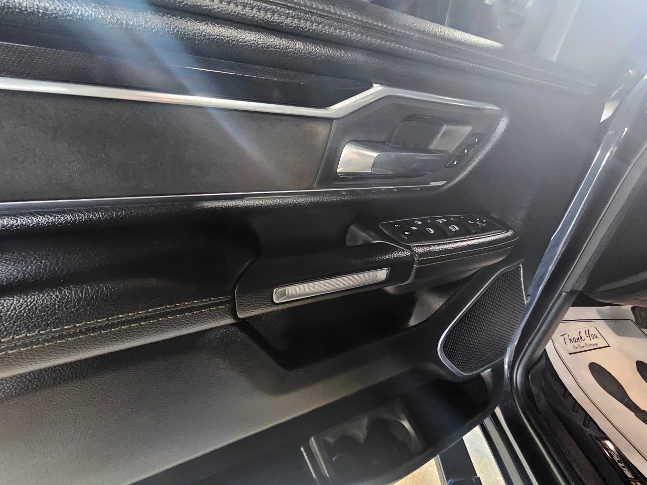 RAM 1500 Laramie 4x4 Crew Cab 5'7" Box 2021