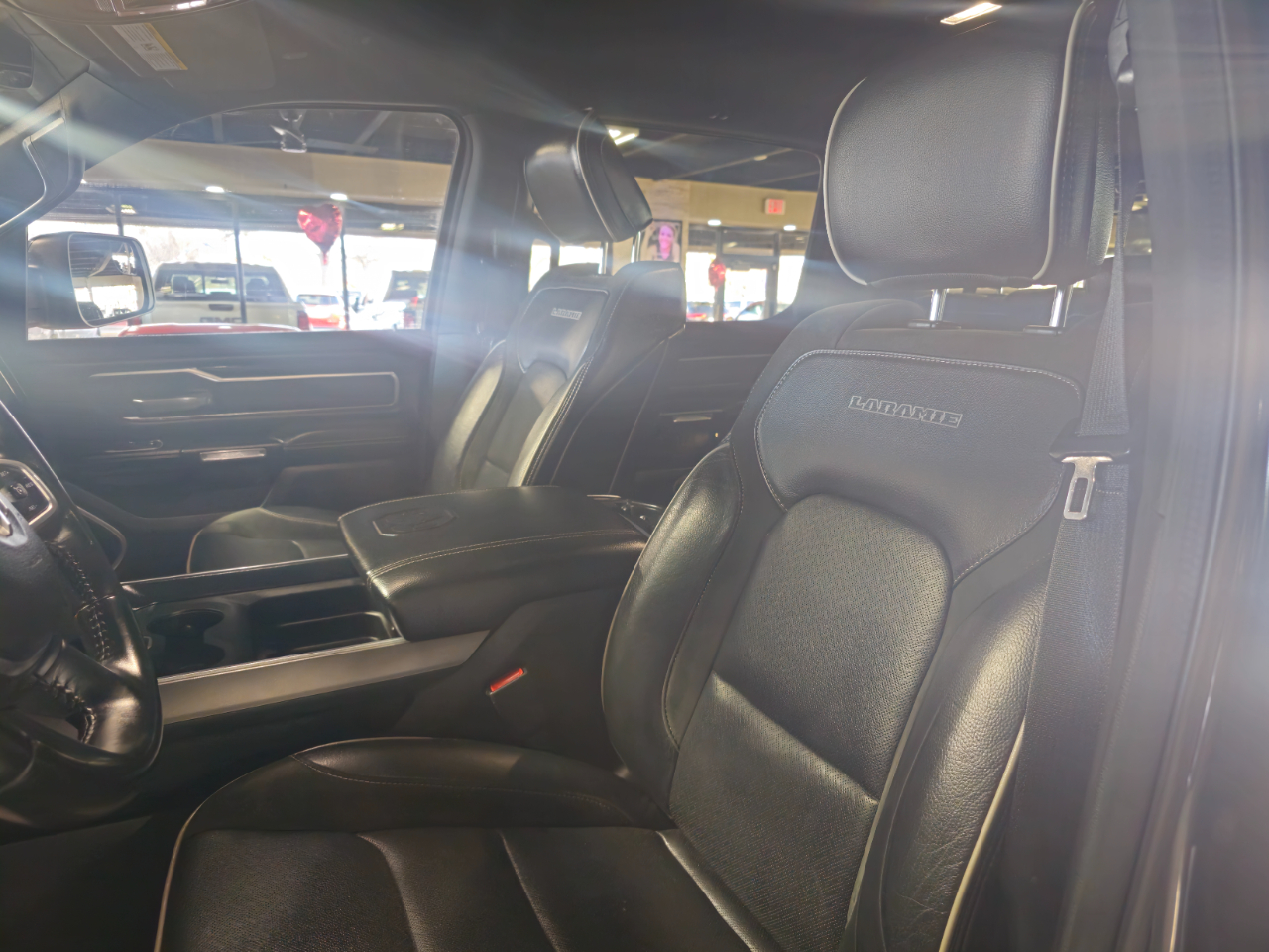 RAM 1500 Laramie 4x4 Crew Cab 5'7" Box 2021