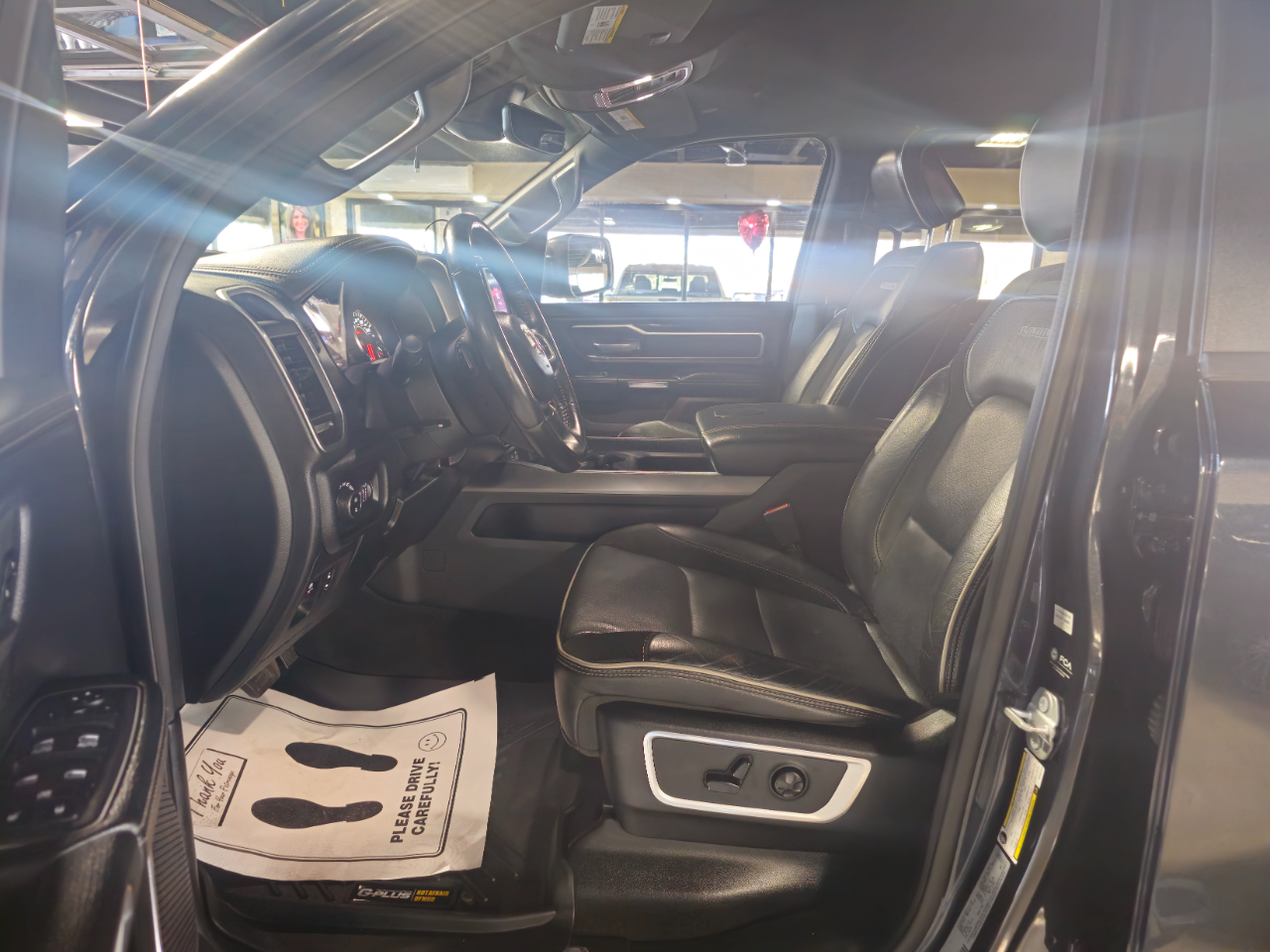 RAM 1500 Laramie 4x4 Crew Cab 5'7" Box 2021