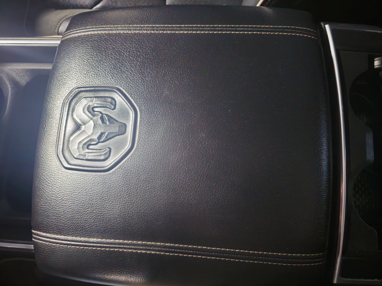 RAM 1500 Laramie 4x4 Crew Cab 5'7" Box 2021