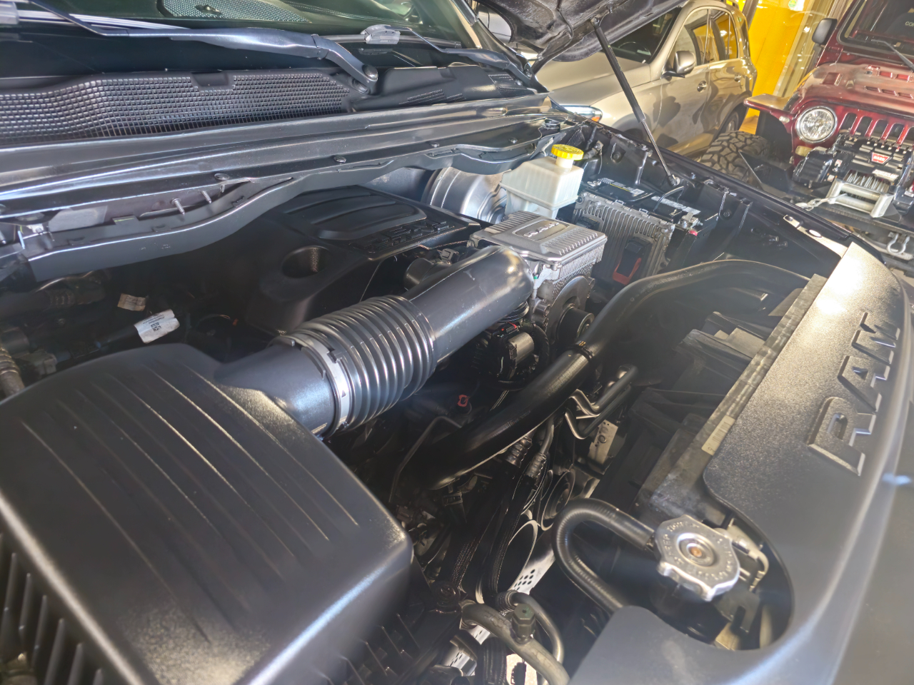 RAM 1500 Laramie 4x4 Crew Cab 5'7" Box 2021