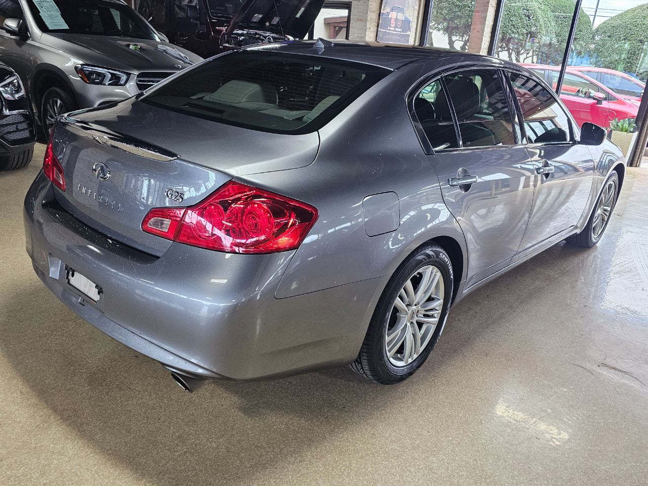 Infiniti G25 Sedan 4dr Journey RWD 2011