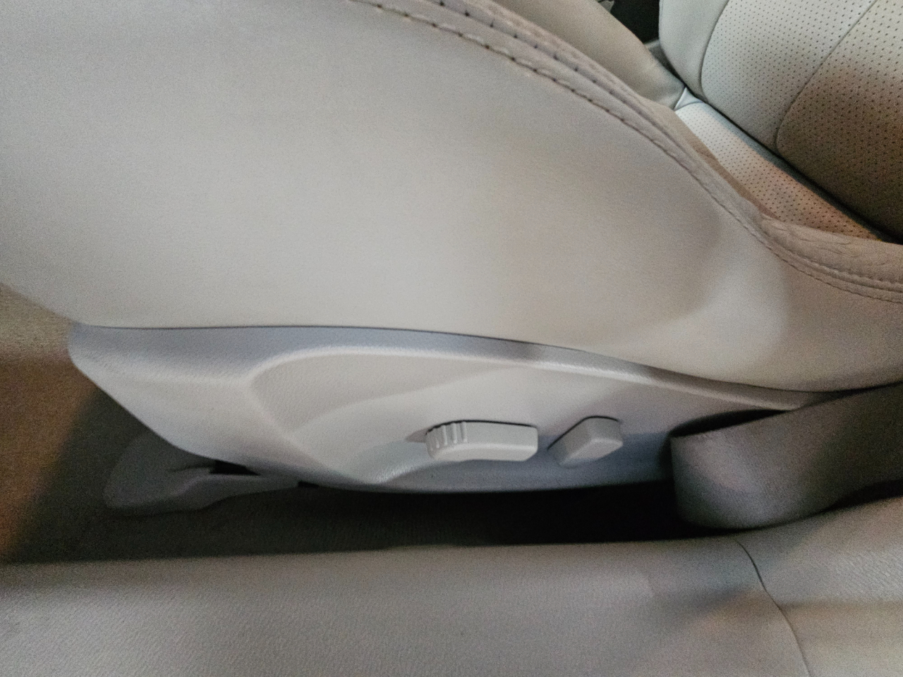 Infiniti G25 Sedan 4dr Journey RWD 2011