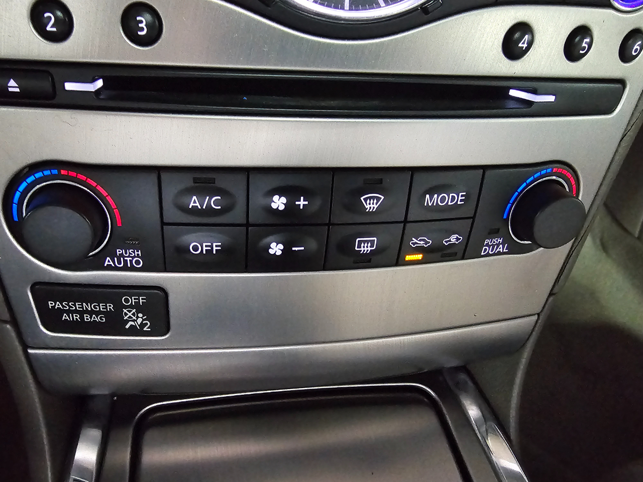 Infiniti G25 Sedan 4dr Journey RWD 2011