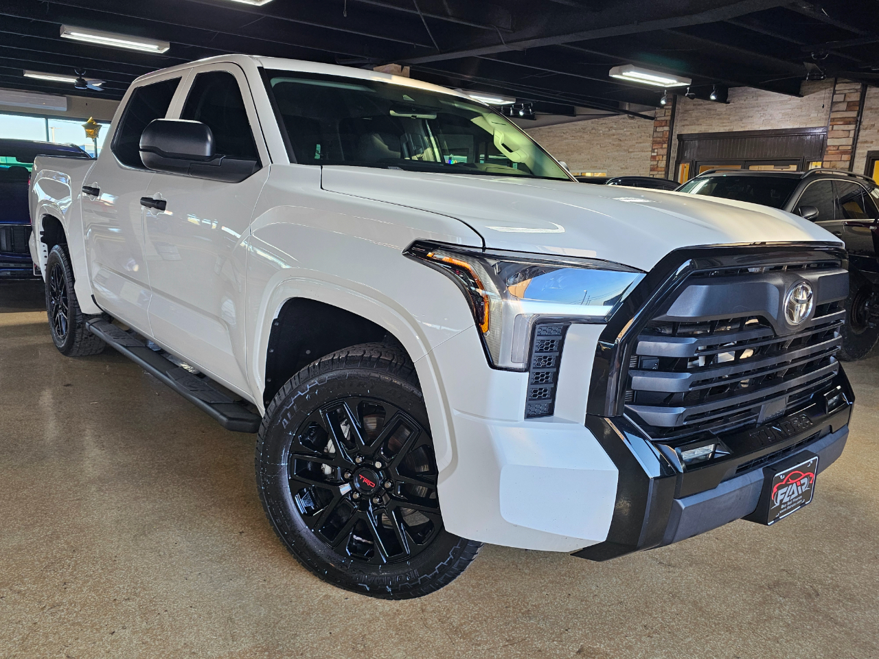 Toyota Tundra 4WD SR CrewMax 5.5' Bed (Natl) 2023