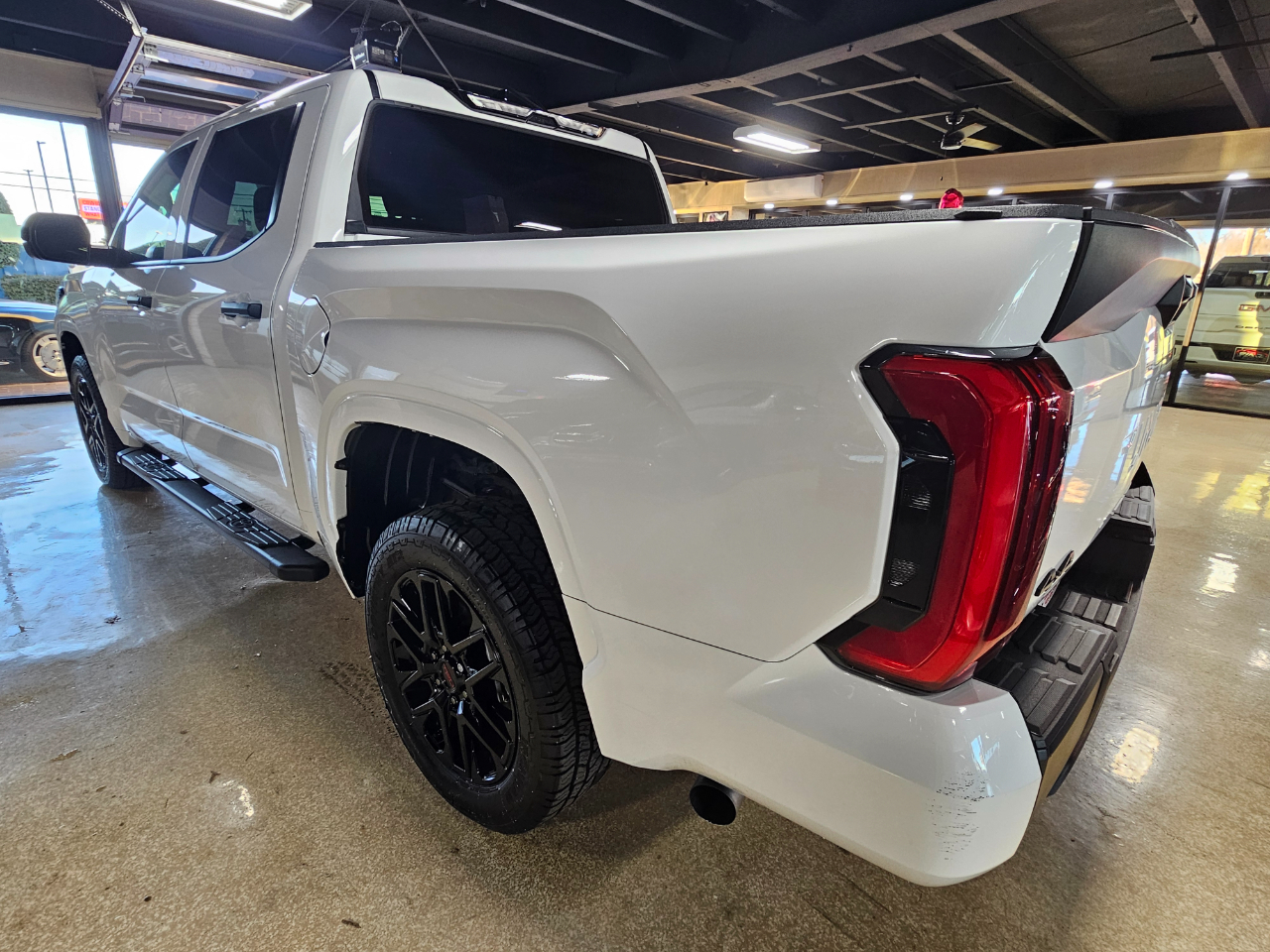Toyota Tundra 4WD SR CrewMax 5.5' Bed (Natl) 2023