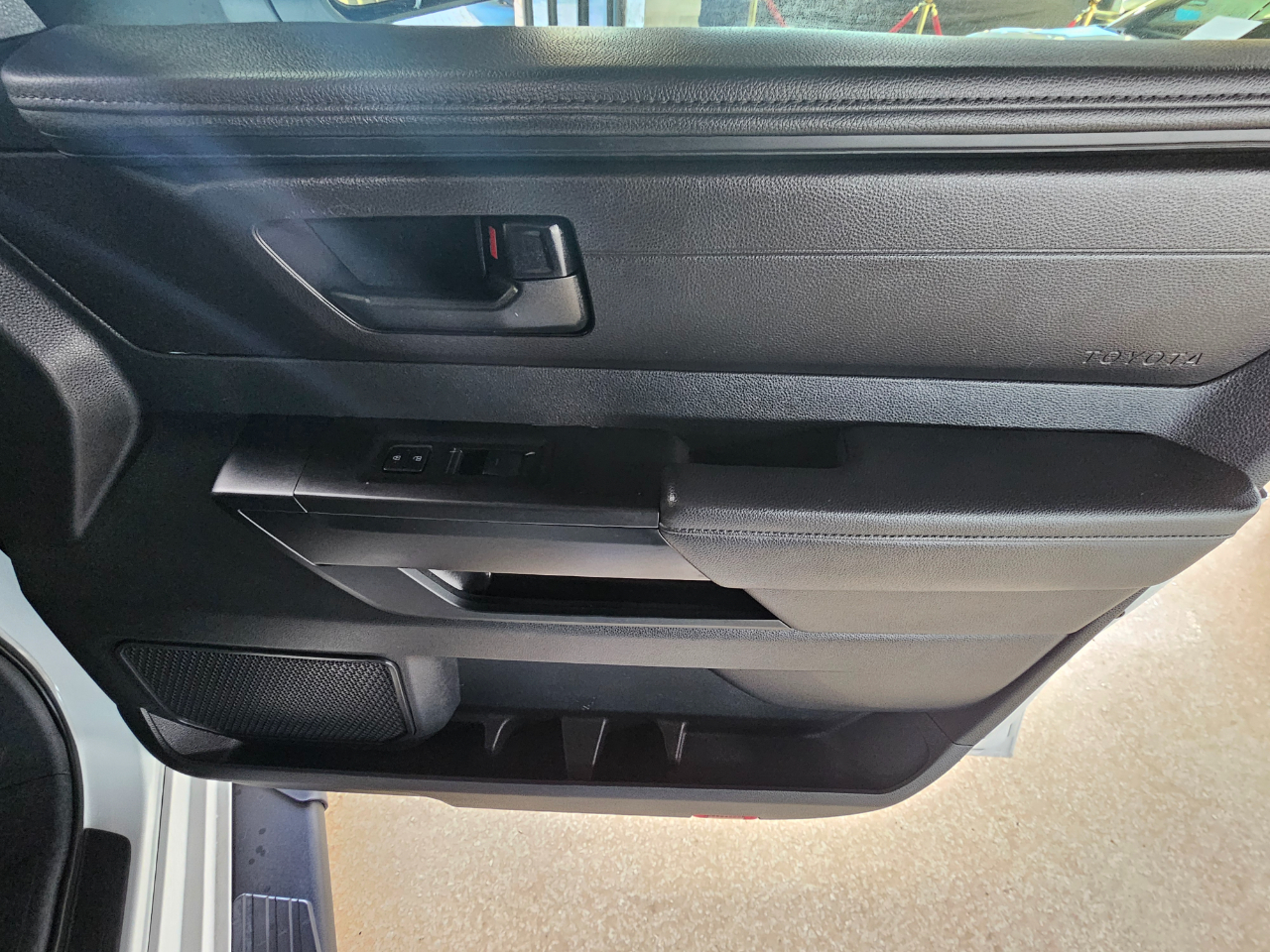 Toyota Tundra 4WD SR CrewMax 5.5' Bed (Natl) 2023