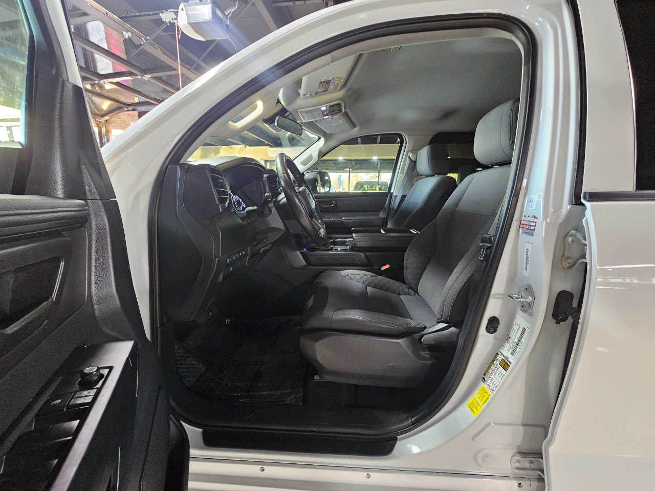 Toyota Tundra 4WD SR CrewMax 5.5' Bed (Natl) 2023