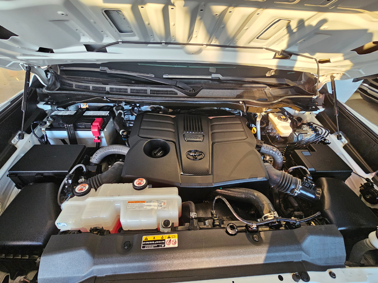 Toyota Tundra 4WD SR CrewMax 5.5' Bed (Natl) 2023