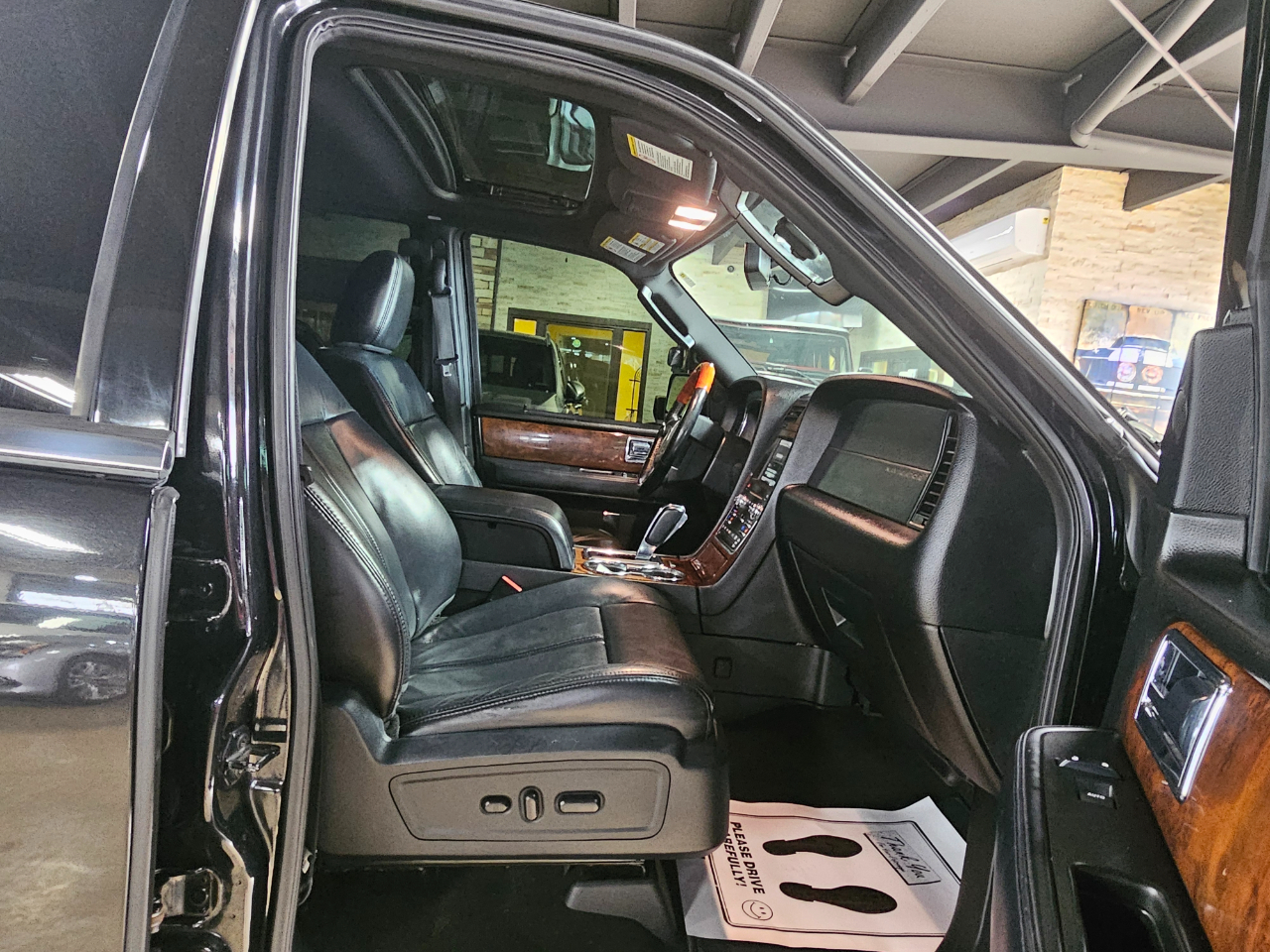 Lincoln Navigator 2WD 4dr 2015