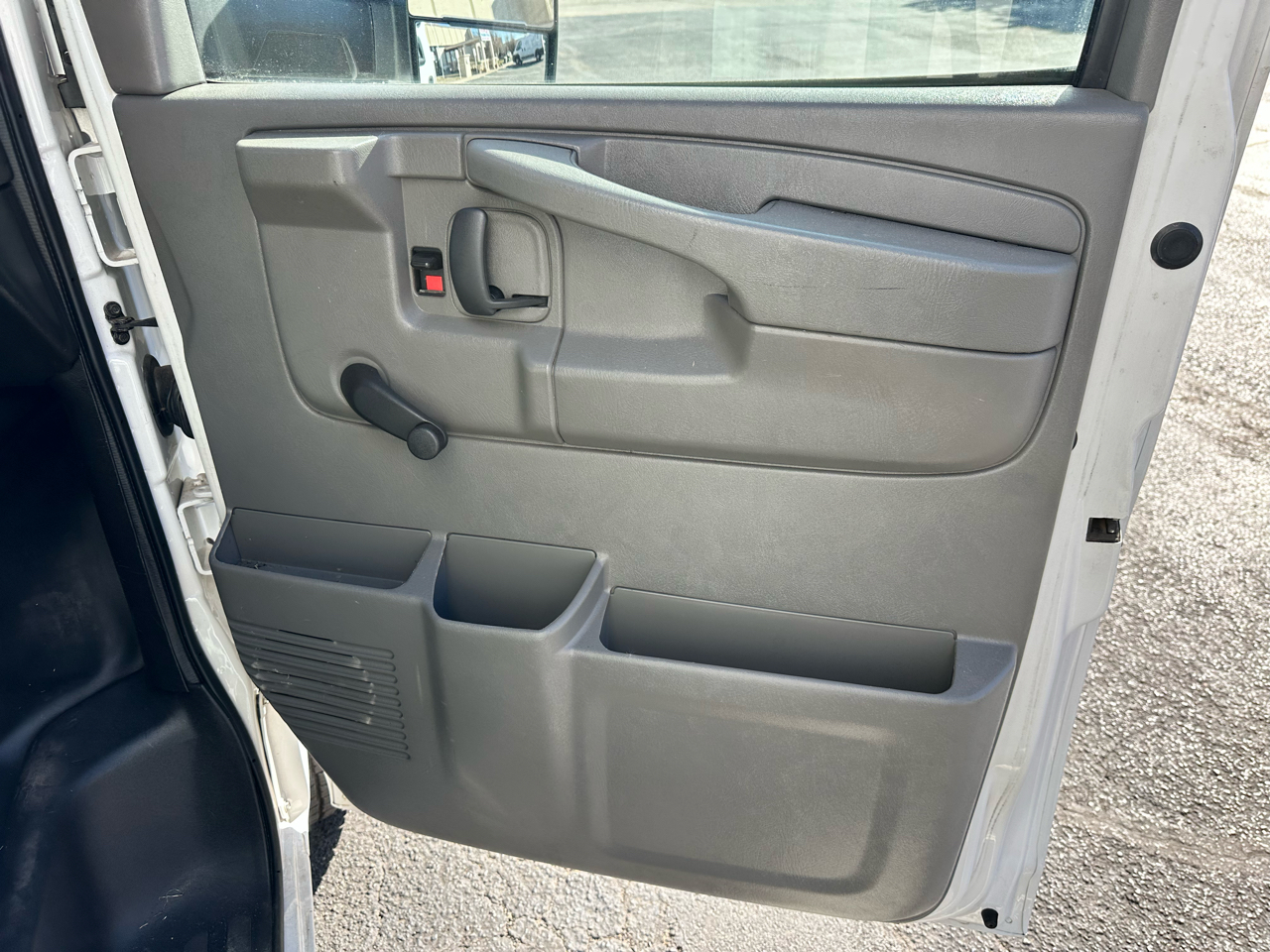 Chevrolet Express Commercial Cutaway 3500 Van 139" 2014