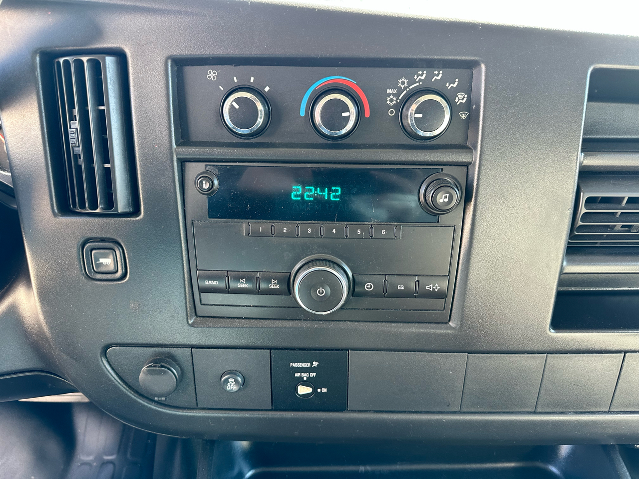 Chevrolet Express Commercial Cutaway 3500 Van 139" 2014