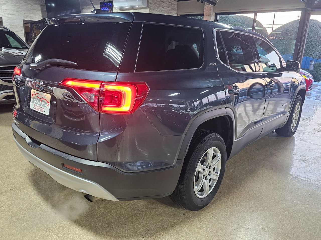 GMC Acadia FWD 4dr SLE w/SLE-1 2019