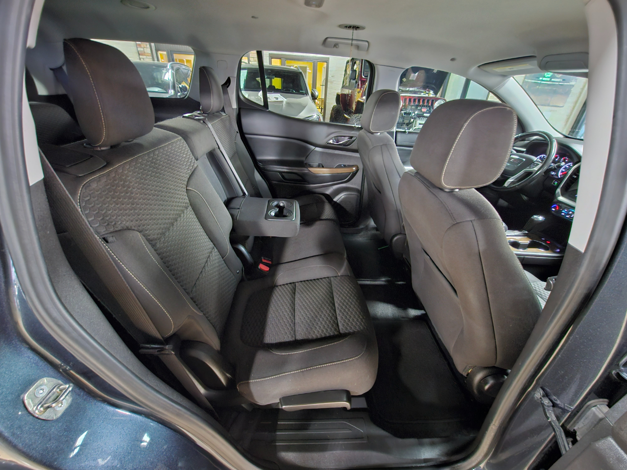 GMC Acadia FWD 4dr SLE w/SLE-1 2019