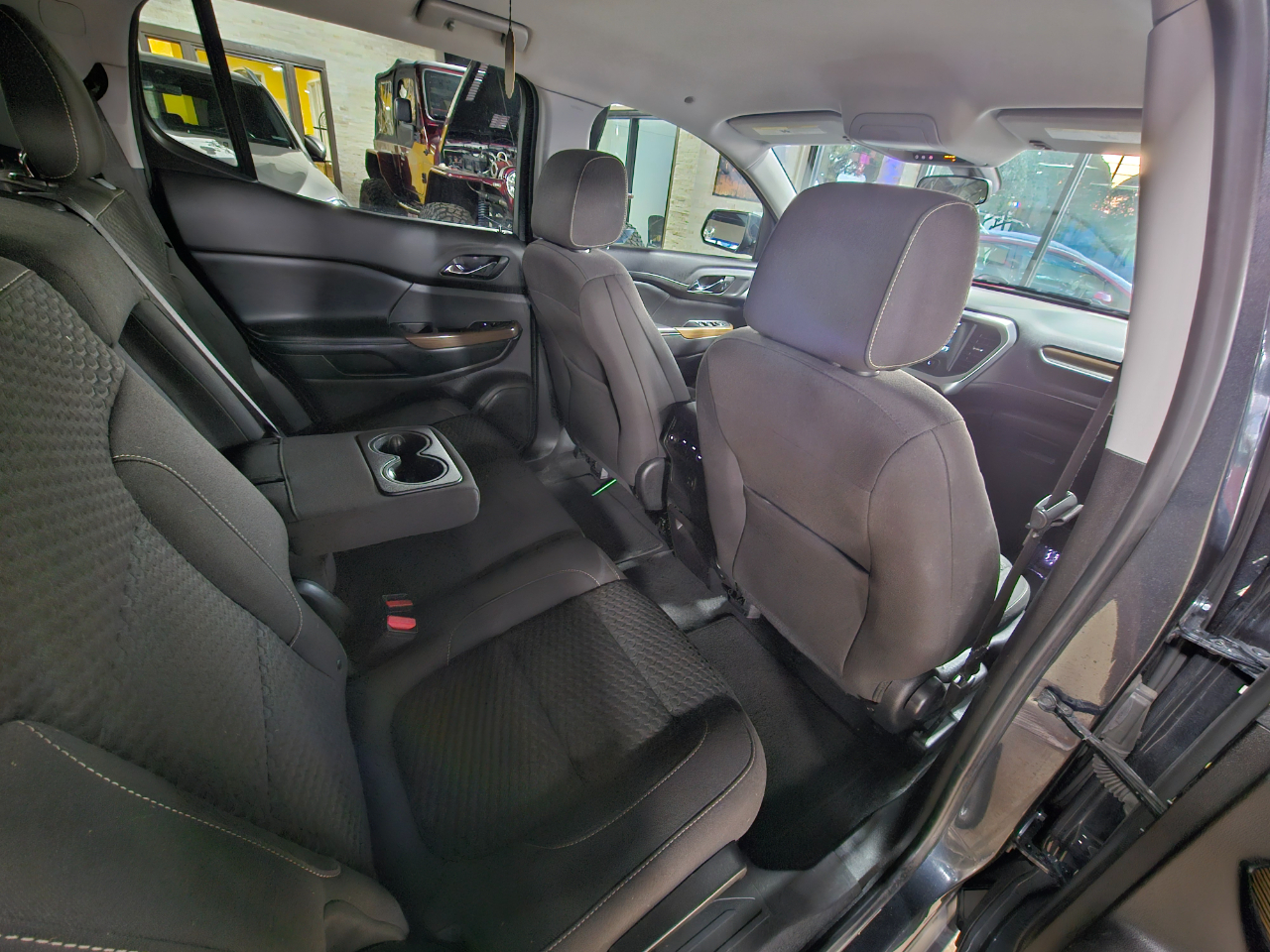 GMC Acadia FWD 4dr SLE w/SLE-1 2019