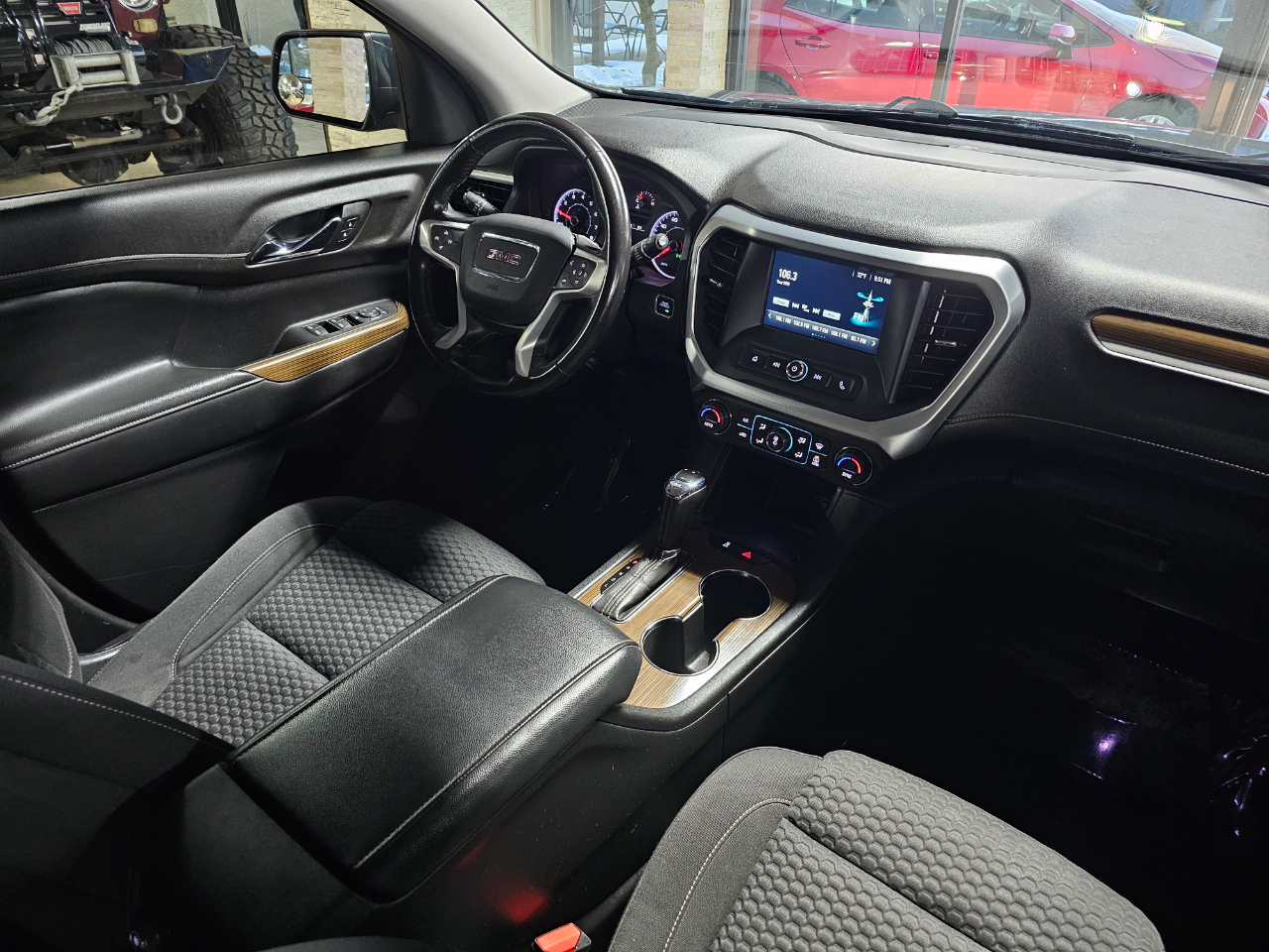 GMC Acadia FWD 4dr SLE w/SLE-1 2019