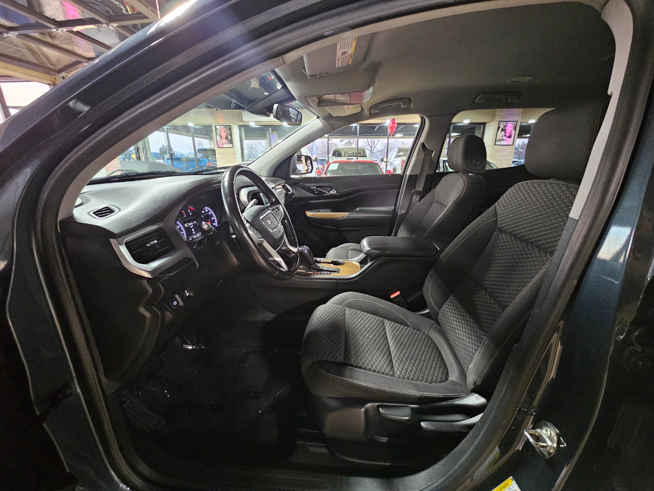 GMC Acadia FWD 4dr SLE w/SLE-1 2019