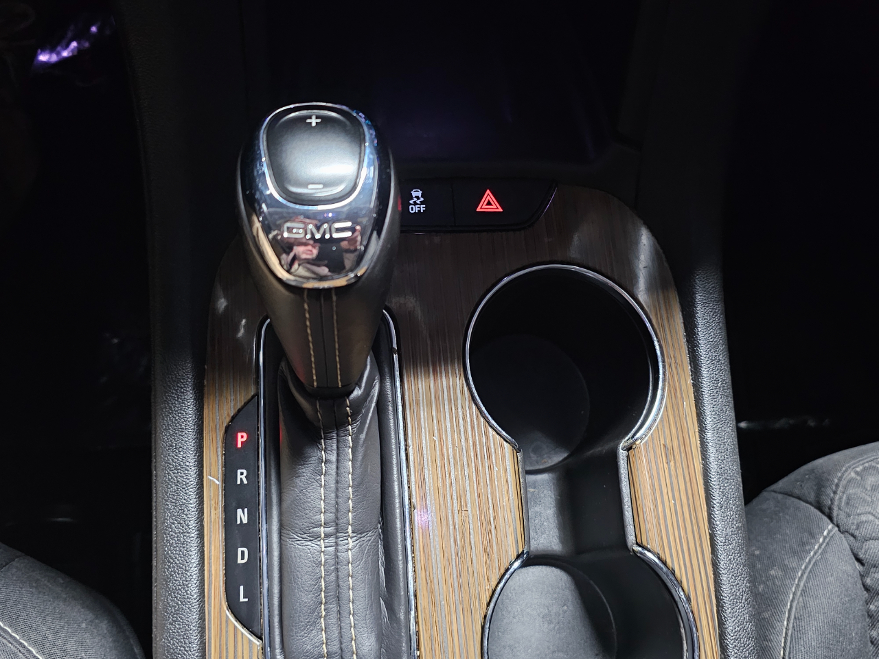 GMC Acadia FWD 4dr SLE w/SLE-1 2019