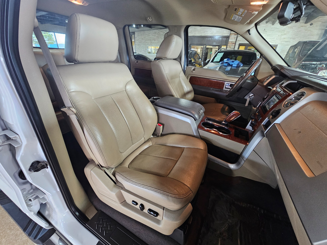 Ford F-150 2WD SuperCrew 145" Lariat 2009