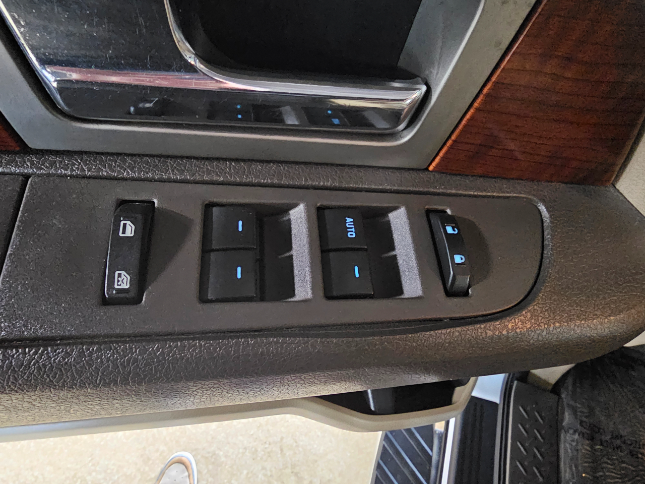 Ford F-150 2WD SuperCrew 145" Lariat 2009