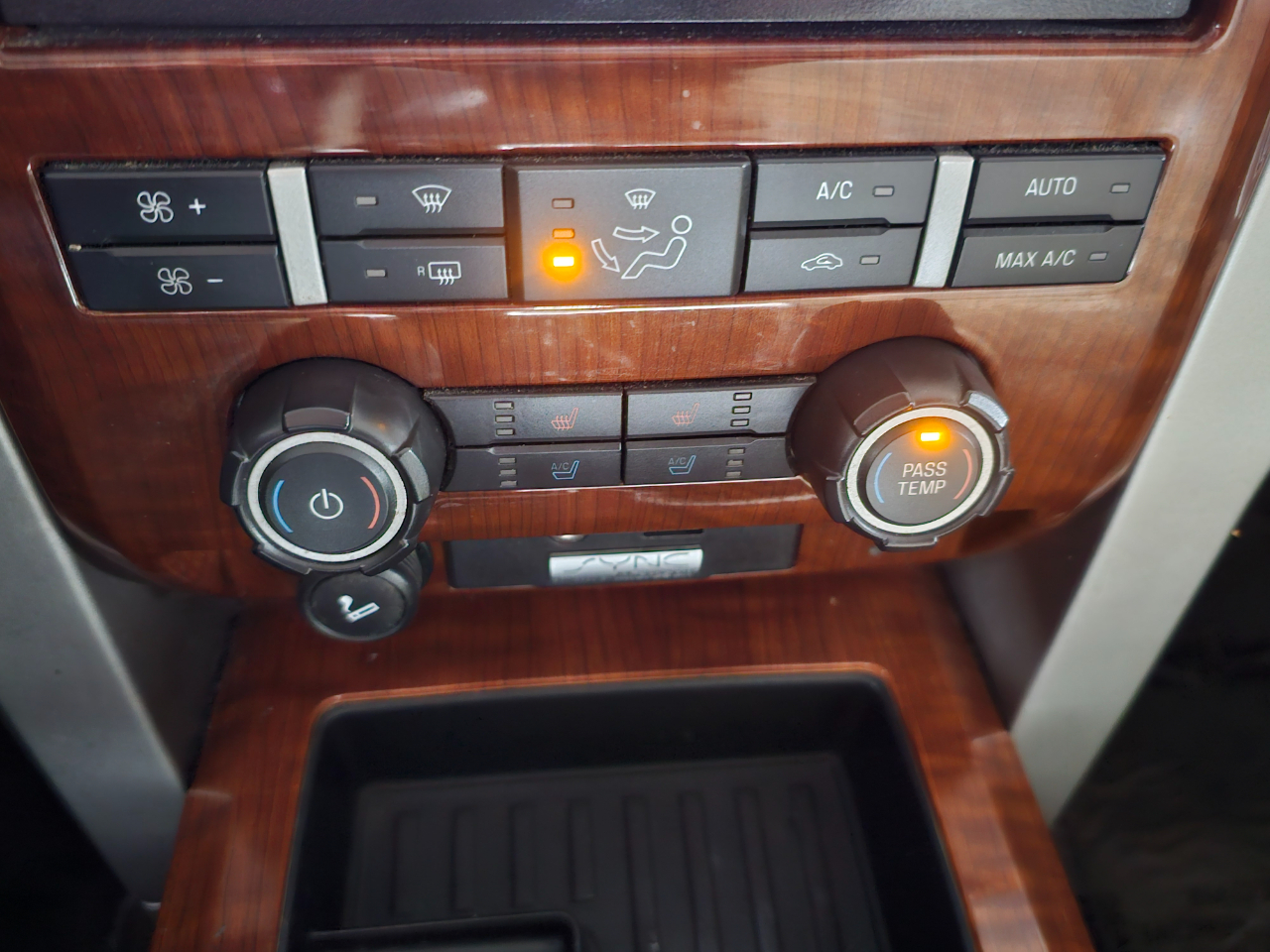 Ford F-150 2WD SuperCrew 145" Lariat 2009