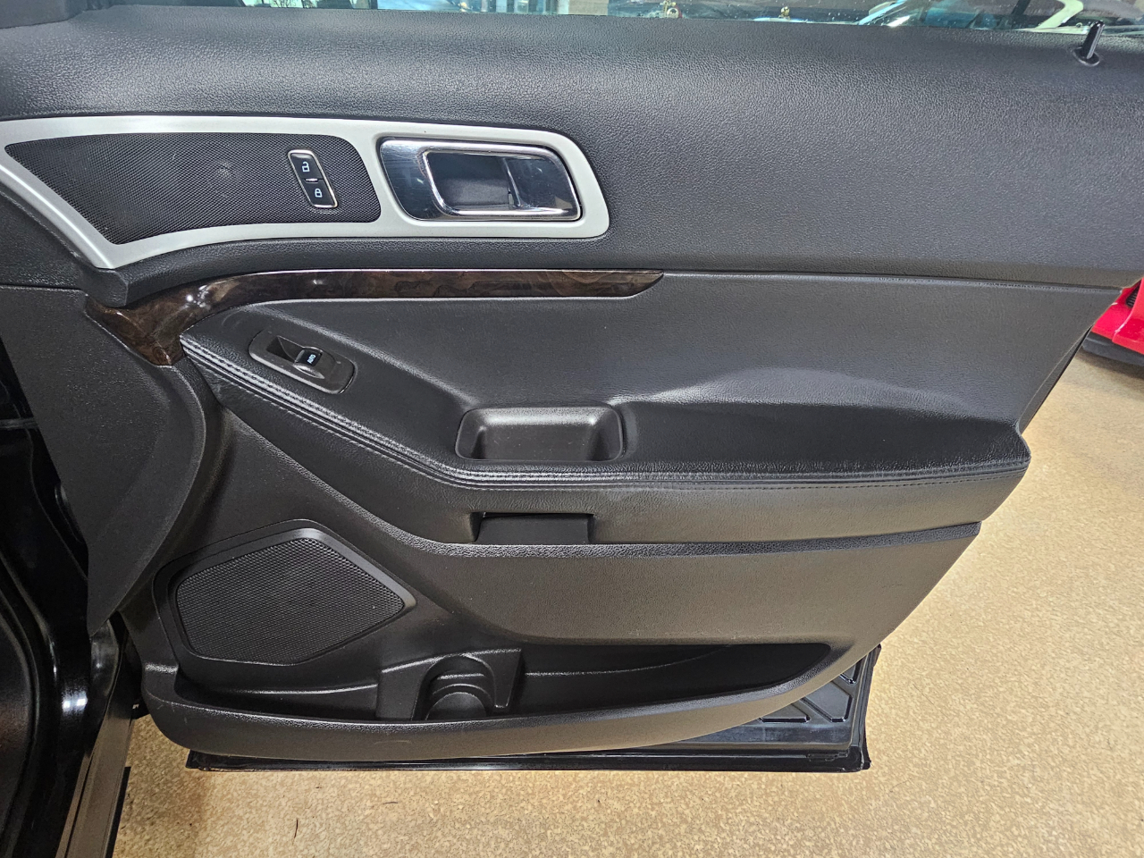 Ford Explorer FWD 4dr Limited 2011