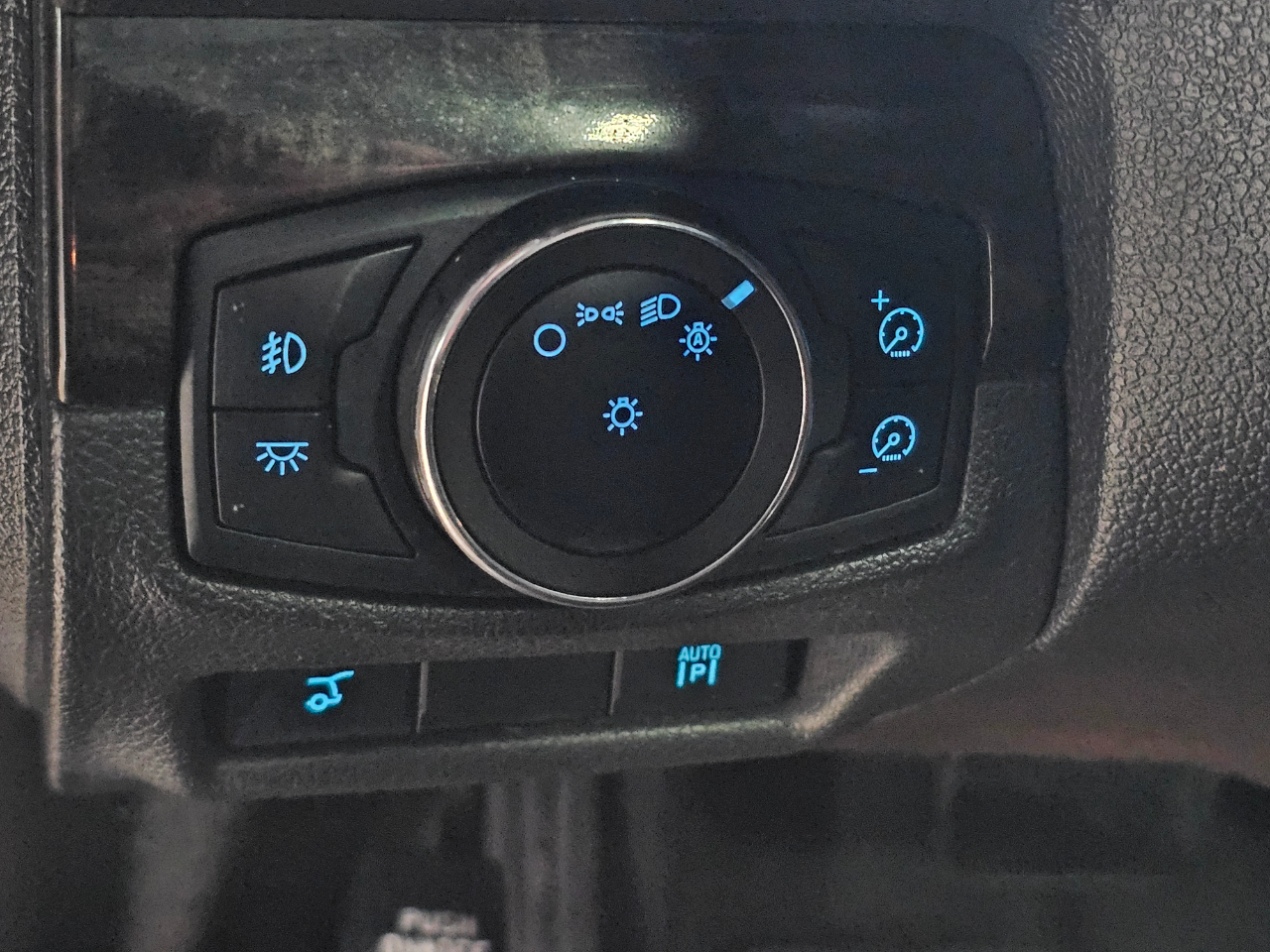 Ford Explorer FWD 4dr Limited 2011