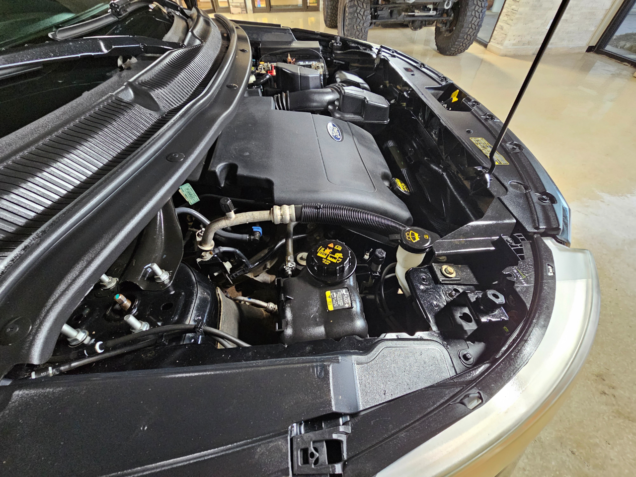 Ford Explorer FWD 4dr Limited 2011