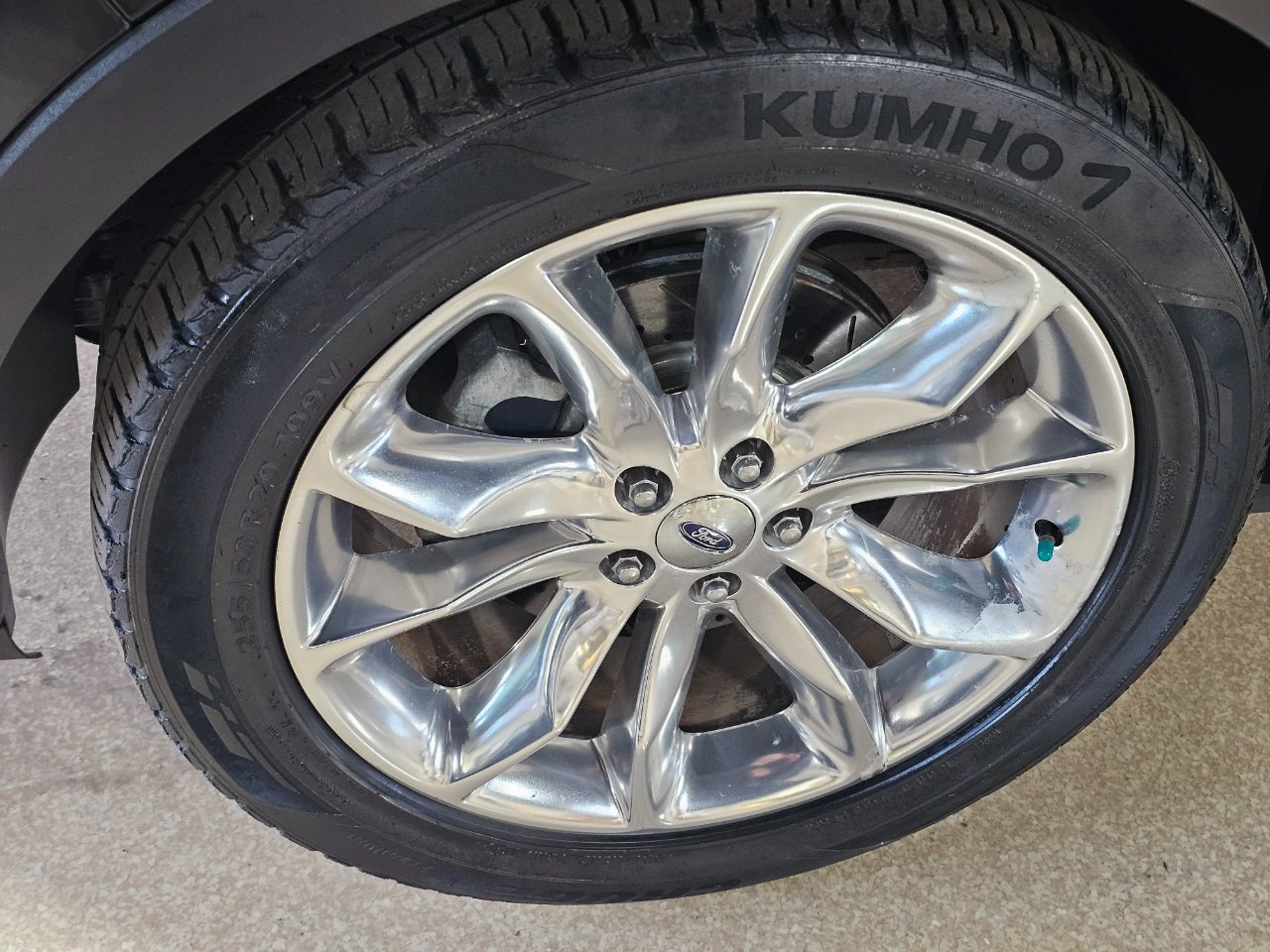 Ford Explorer FWD 4dr Limited 2011