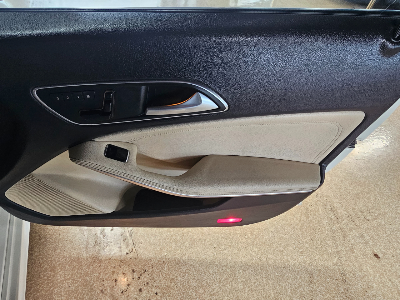 Mercedes-Benz CLA-Class 4dr Sdn CLA 250 FWD 2014