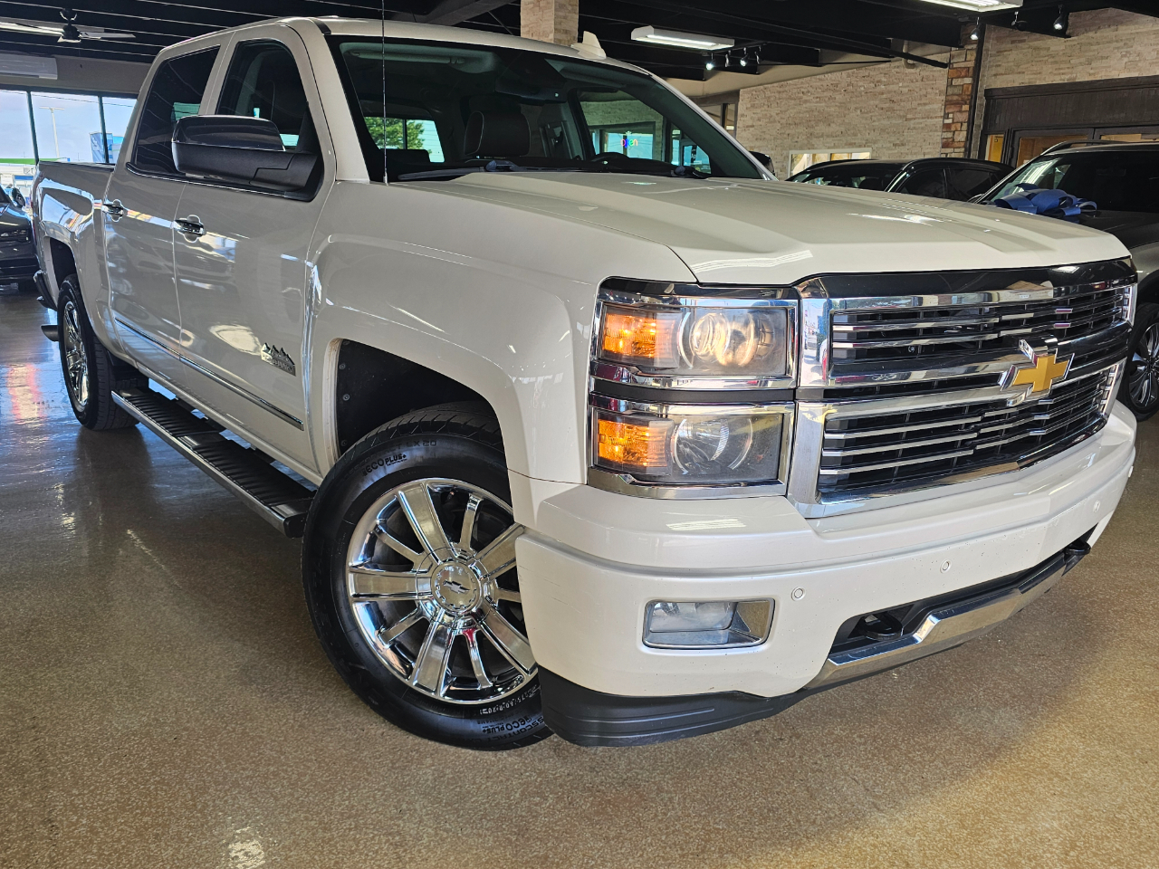 2015 Chevrolet Silverado 1500 4WD Crew Cab 143.5" High Country