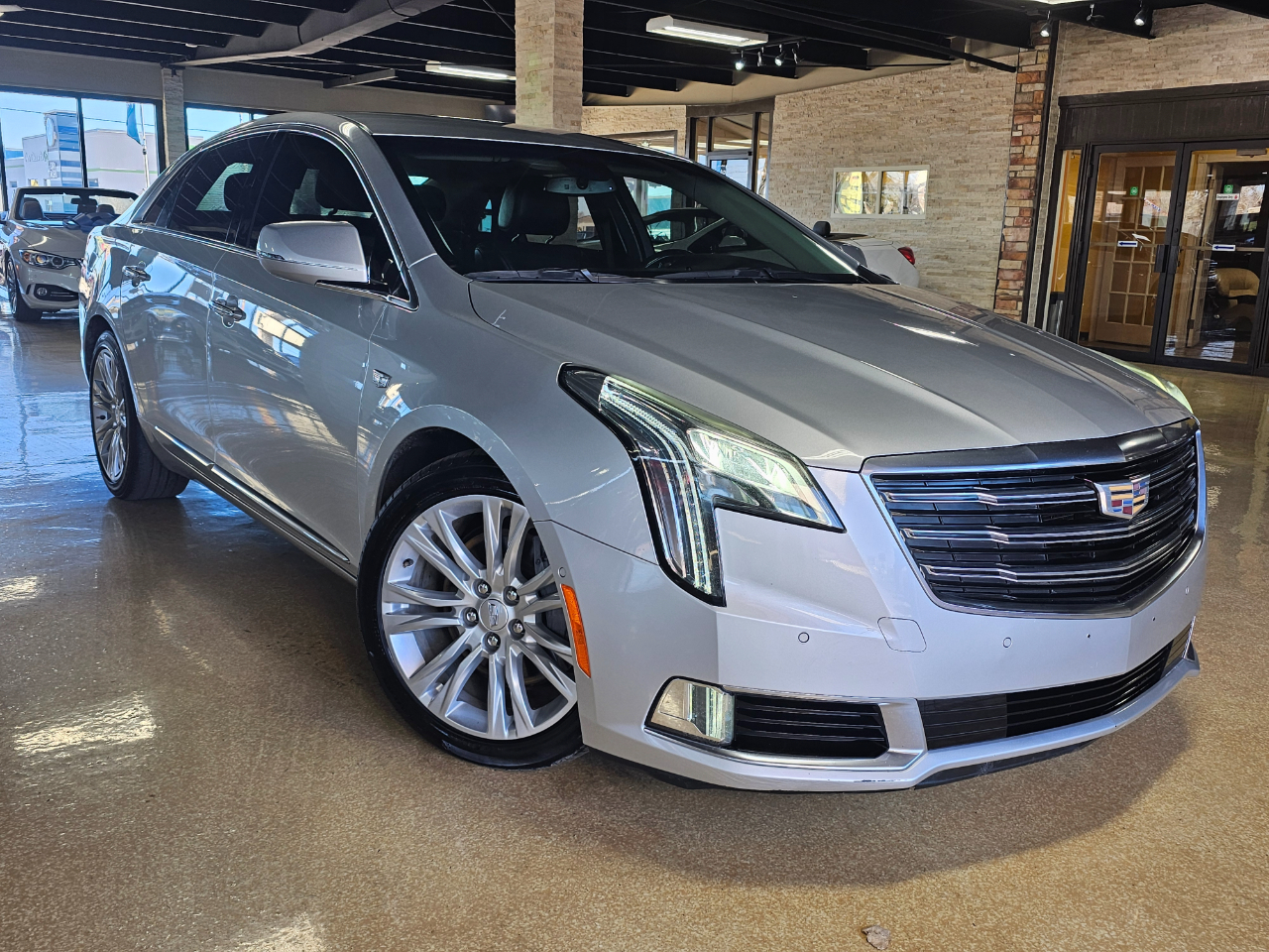 2019 Cadillac XTS 4dr Sdn Luxury FWD