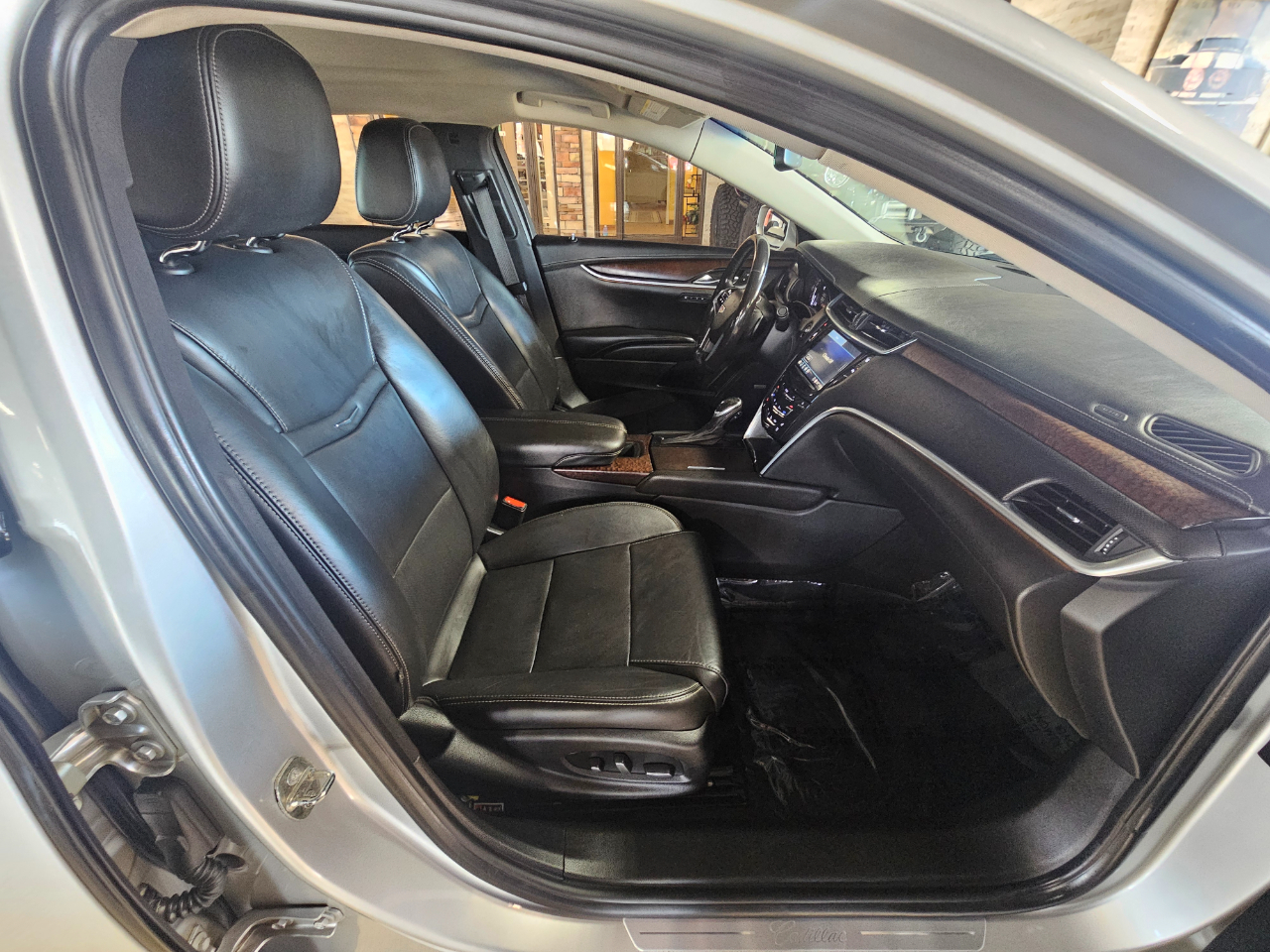 Cadillac XTS 4dr Sdn Luxury FWD 2019