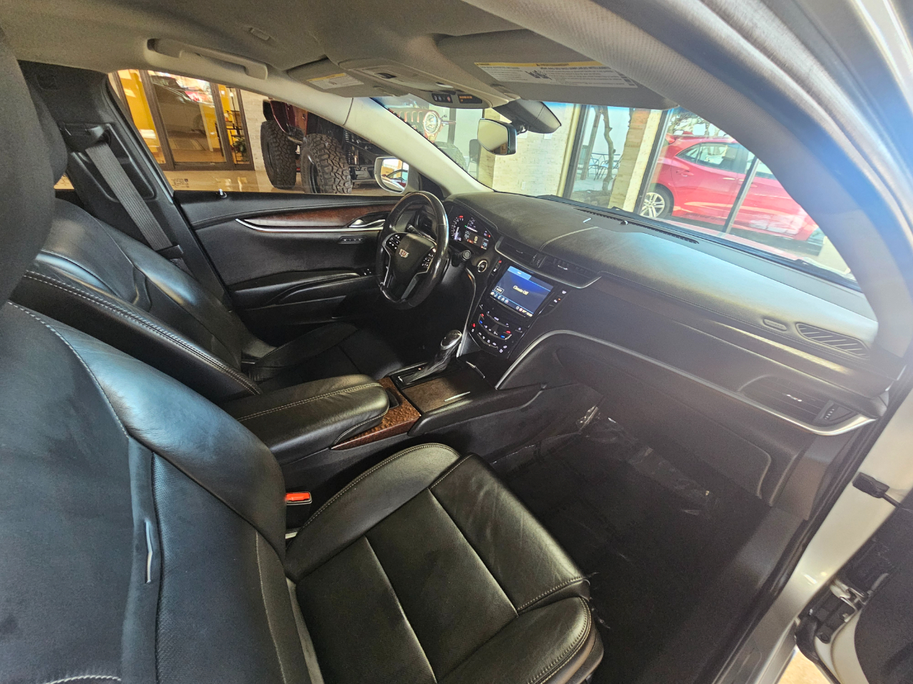 Cadillac XTS 4dr Sdn Luxury FWD 2019