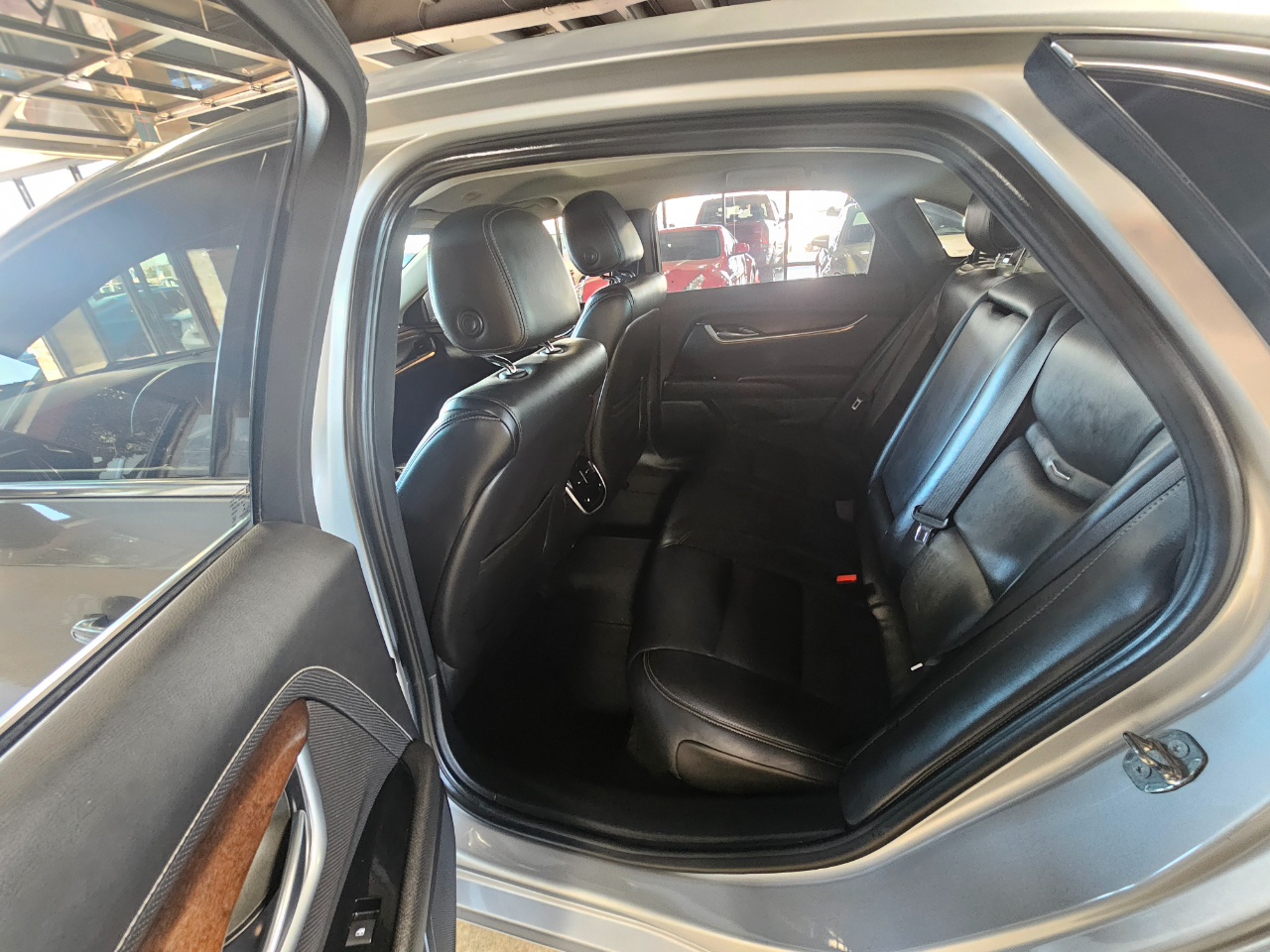 Cadillac XTS 4dr Sdn Luxury FWD 2019