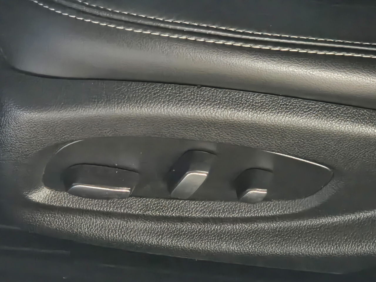 Cadillac XTS 4dr Sdn Luxury FWD 2019