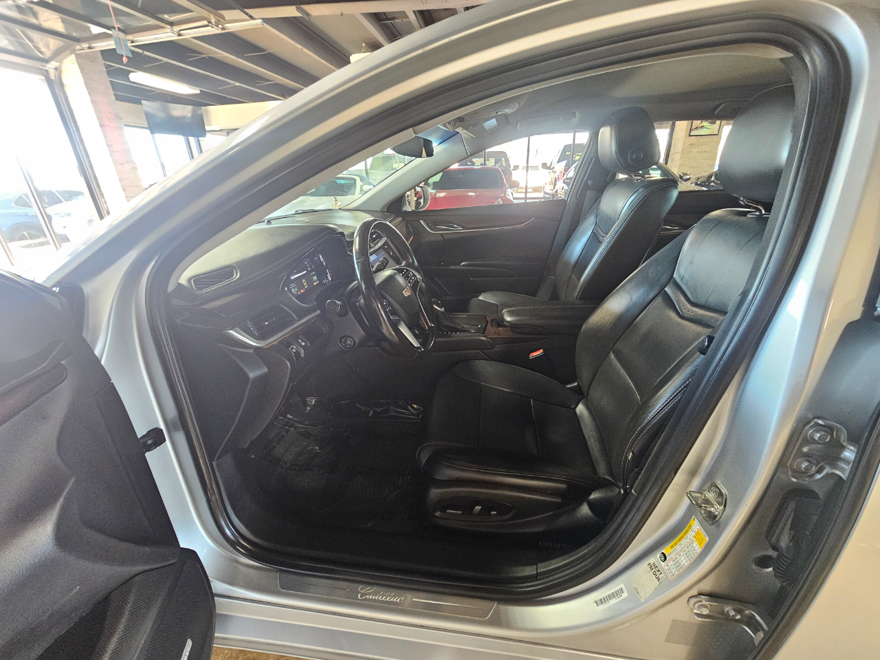 Cadillac XTS 4dr Sdn Luxury FWD 2019