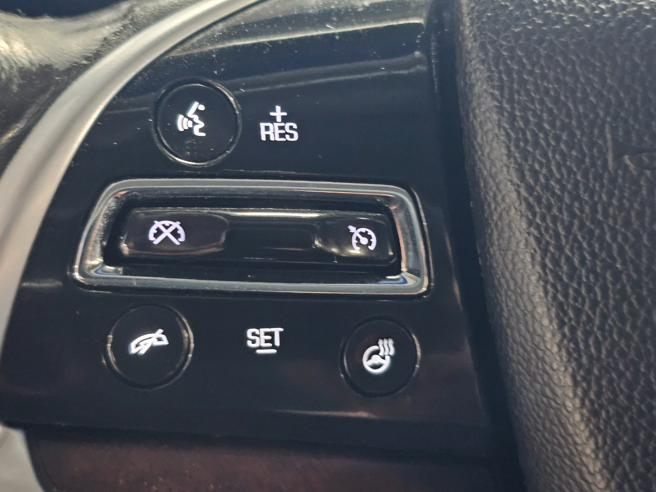 Cadillac XTS 4dr Sdn Luxury FWD 2019