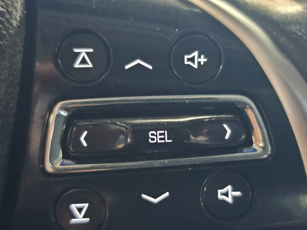 Cadillac XTS 4dr Sdn Luxury FWD 2019