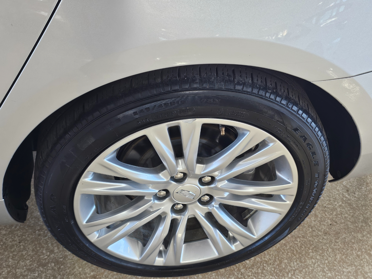 Cadillac XTS 4dr Sdn Luxury FWD 2019