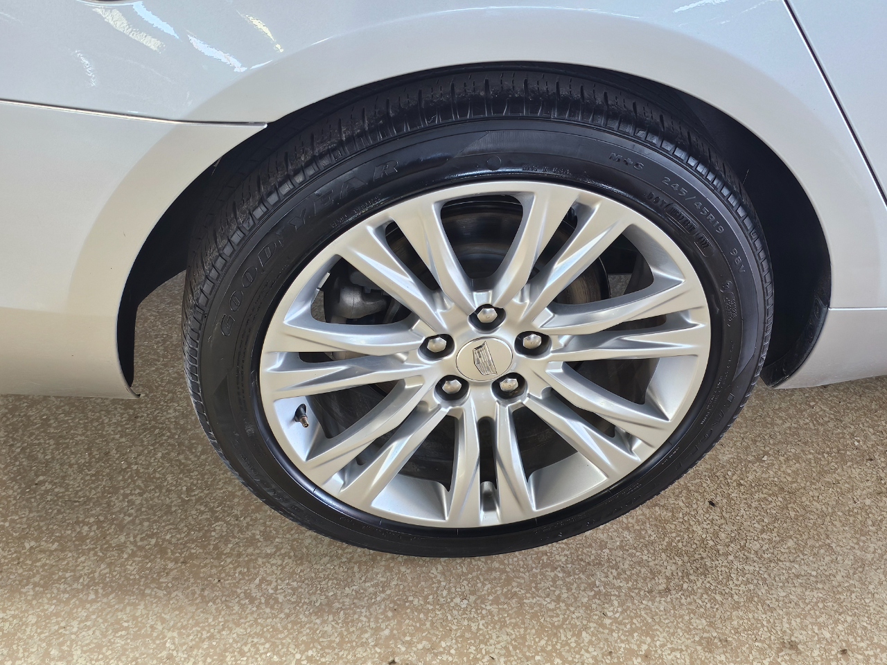 Cadillac XTS 4dr Sdn Luxury FWD 2019