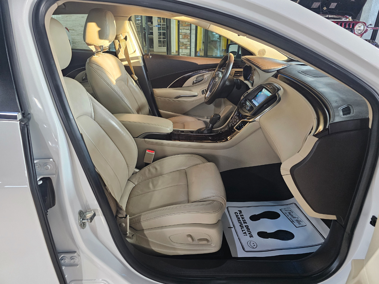 Buick LaCrosse 4dr Sdn Leather FWD 2015