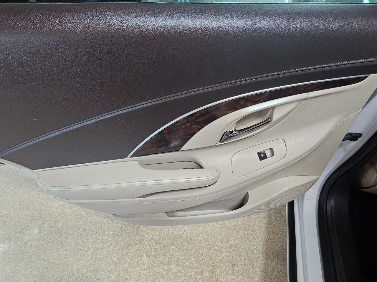 Buick LaCrosse 4dr Sdn Leather FWD 2015